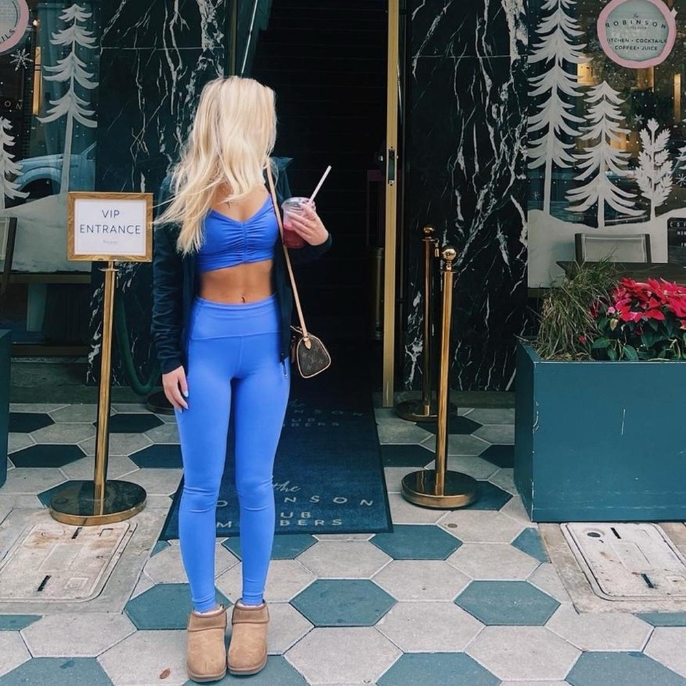 Lululemon high-rise wonder under 25” leggings in size 4